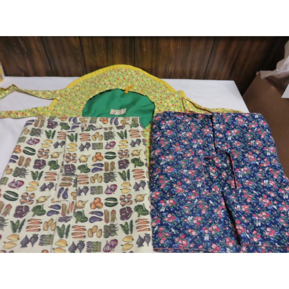 3 HAND MADE CASSEROLE DISH COVERS, TOTES 2 PADDED